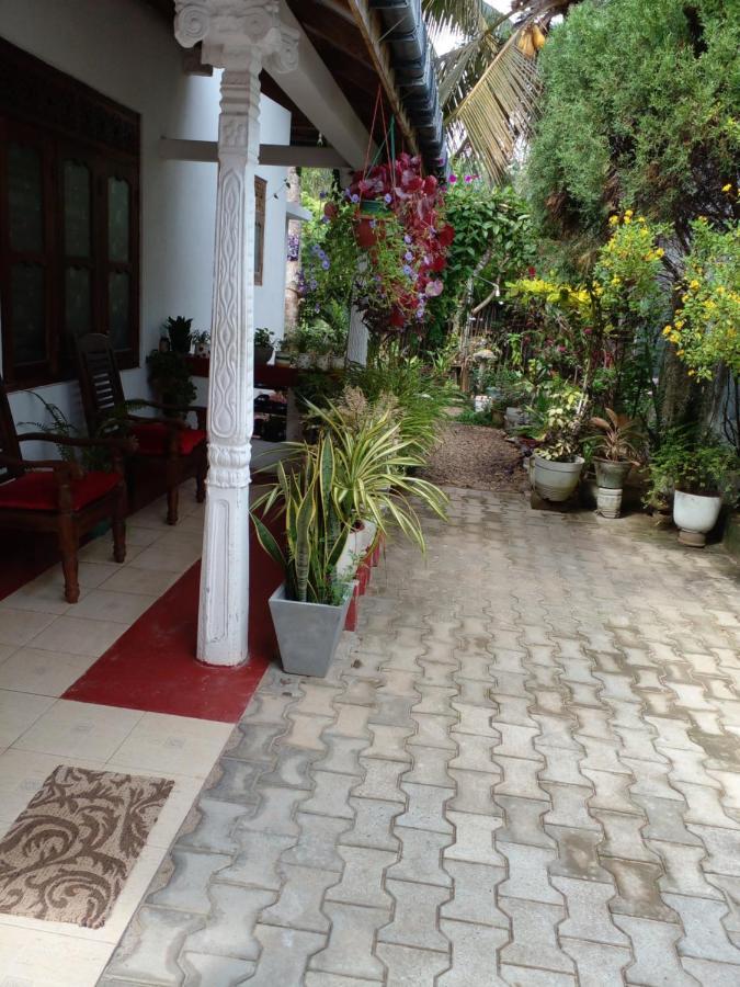 Gem Villa Weligama Exteriör bild